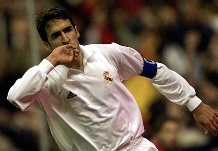 足球指环王劳尔,指环王劳尔庆祝原动作