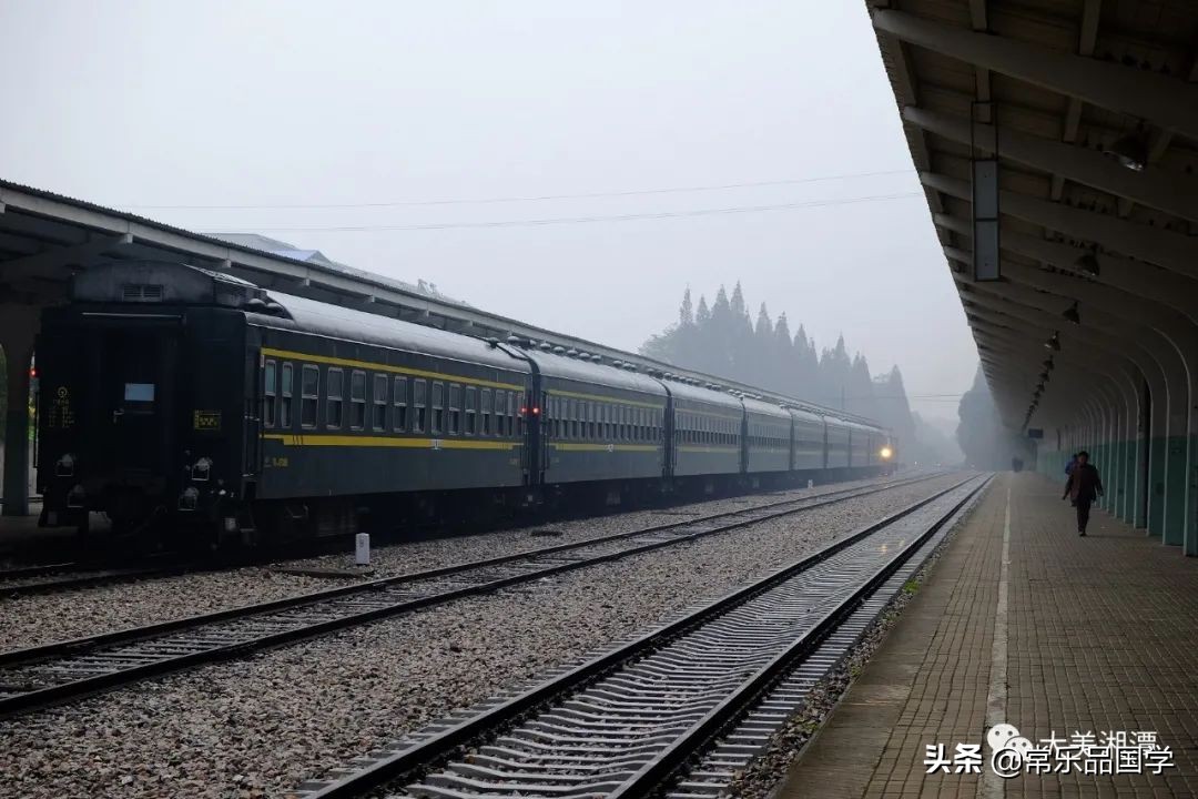 韶山火车站红色专列,韶山火车站到韶山景区