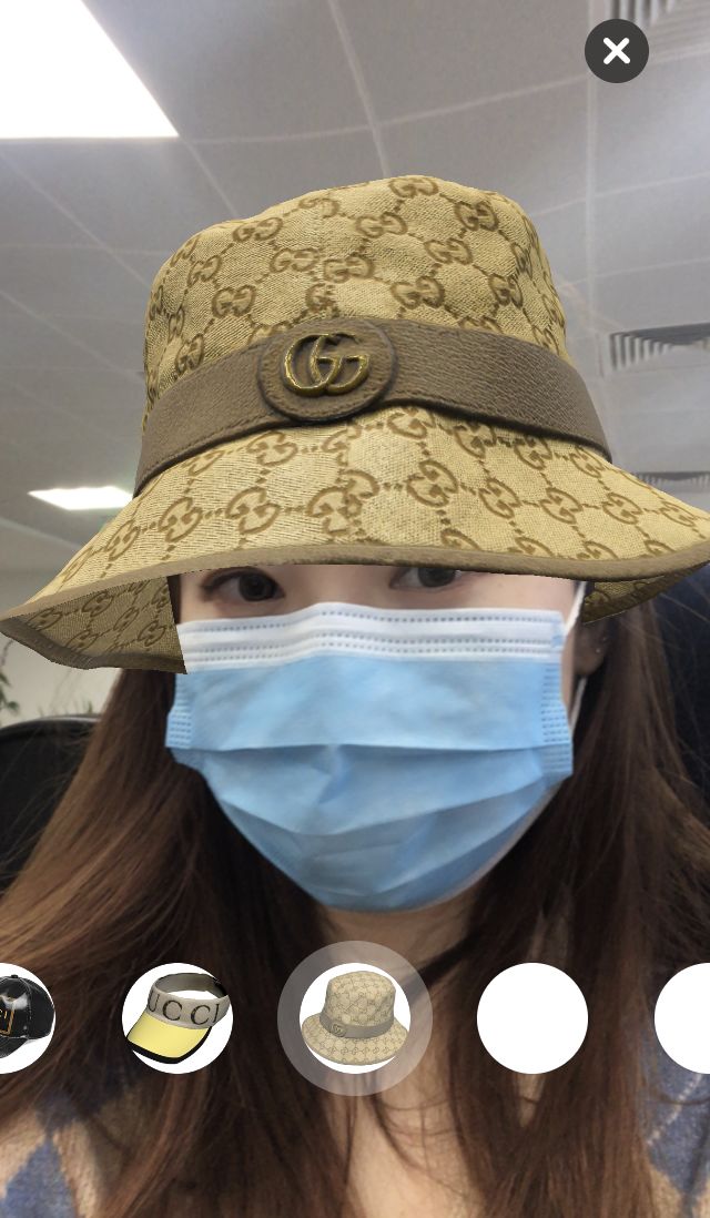 好久不逛实体店了出来试衣服,不去实体店试衣服