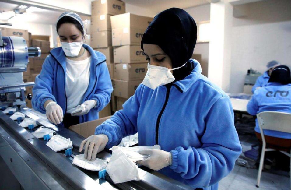 风水轮流转：美国的物资终于也被扣押了！口罩和防护服统统留下