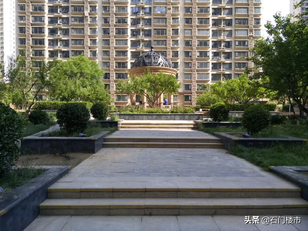 瀹炴帰鍚堣偉琚仐蹇樼殑鑰佹棫灏忓尯,瀹炴帰灏忓尯