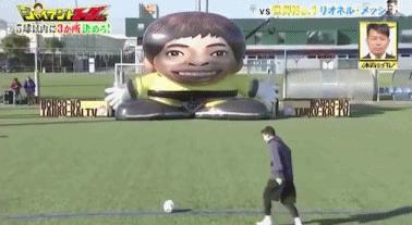 各足球明星认为梅西c罗谁更强,12-13梅西与c罗巅峰对决