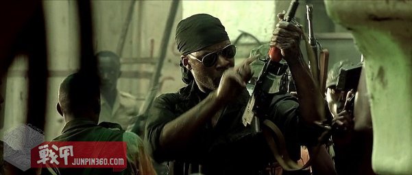 美国黑鹰战机坠落视频,十部顶级战争大片黑鹰坠落