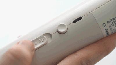 烦人的蚊子被自动引诱过来，“啪啪啪”轻松捕杀，这杀器太爽了！