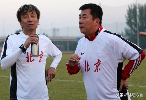 获誉“金左脚”，曾是女神高圆圆偶像，奇葩“被”转会32岁退役