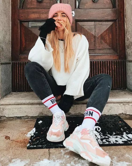 人生处处是陷阱万分小心,人生处处有坑我们要擦亮双眼