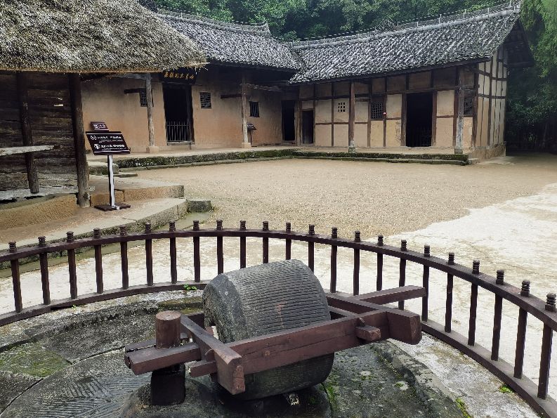 没啥资源的营山县靠什么营生？听小康说小康