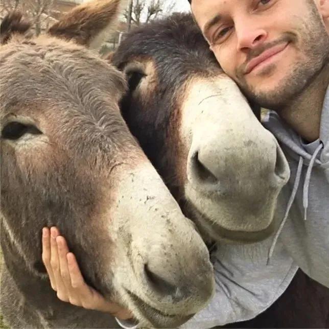 好物丨Jacquemus：从无名小镇闯入世界，南法农夫的时尚逆袭