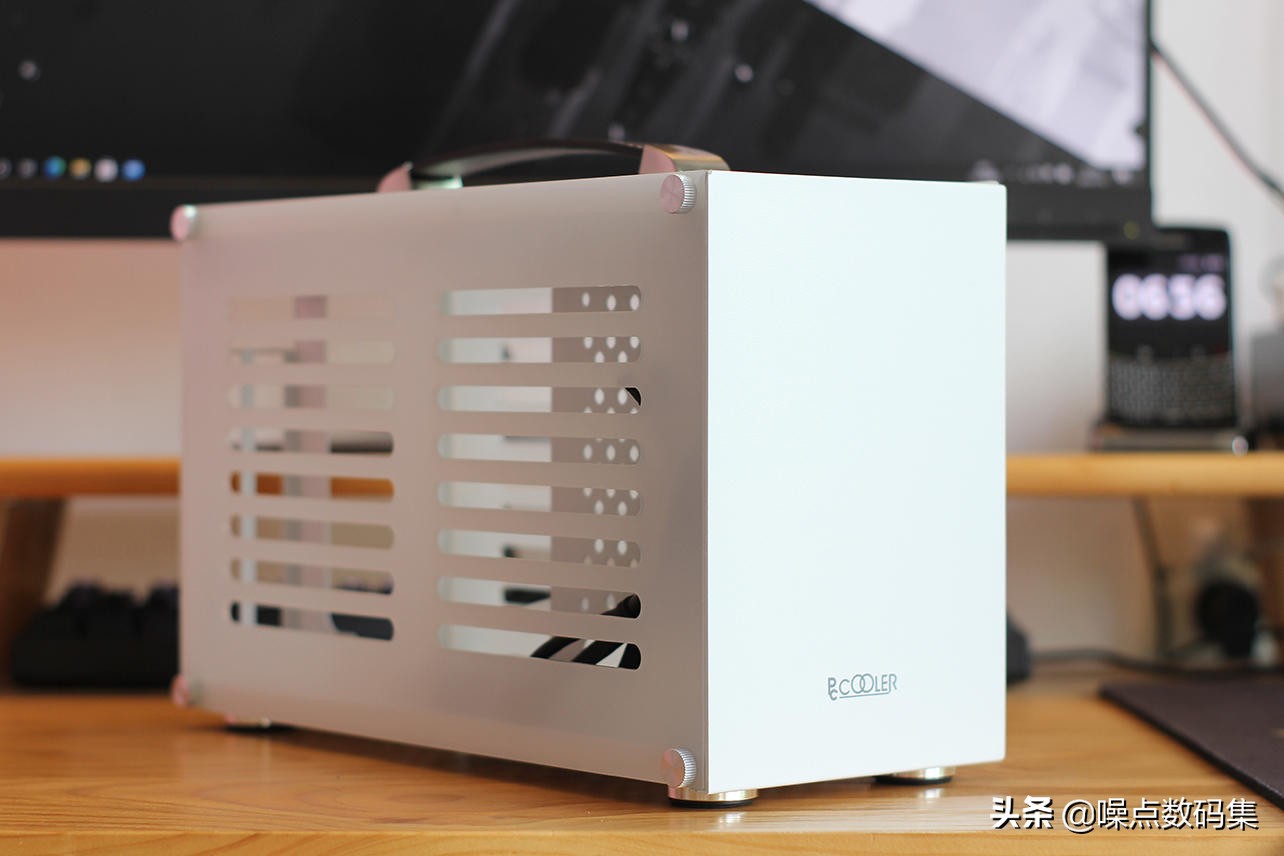 超频三蜂鸟100机箱,超频3蜂鸟i100装机