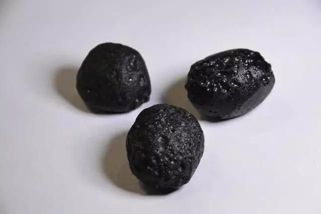 怎么判断一块石头是不是陨石,如何辨别一块石头是不是铁