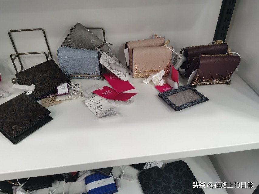 国外买coach比国内便宜多少,买coach正品哪个网站打折多