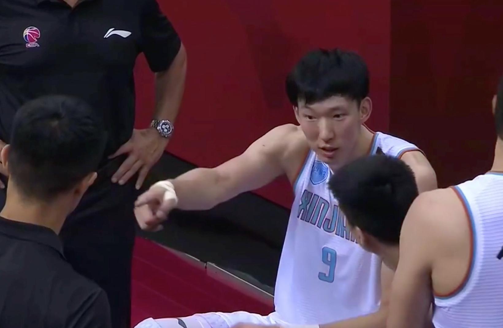 cba球员受伤疼哭,盘点cba球员受伤最严重的
