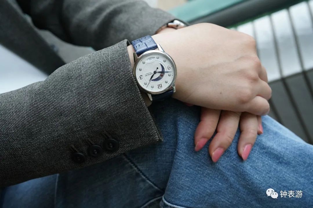 两三万左右的钻戒品牌,两三万能买到新的女表