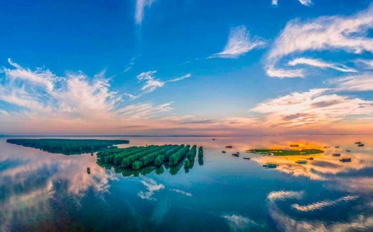 李白夜游洞庭湖写下一首绝美诗作,李白游洞庭五首哪个最经典