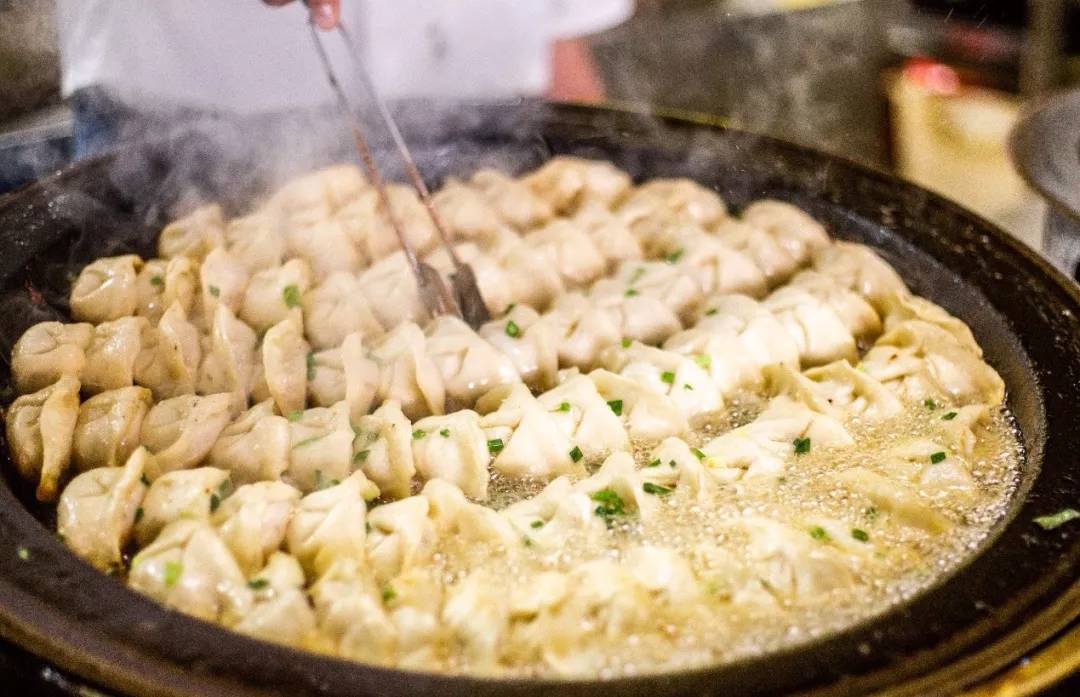 卖锅贴月入10万,卖锅贴一年赚多少钱