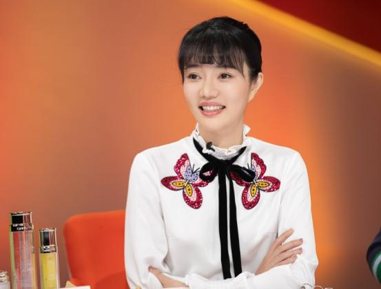 《那闺女》欣然不仅是作家还演过《丑女无敌》！但旧照完全认不出