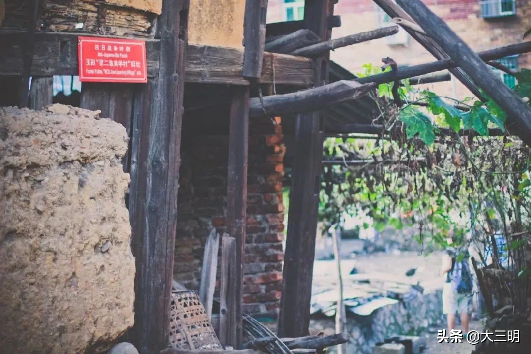 聆听红色故事传承红色精神演讲,走进红色基地传承红色精神演讲