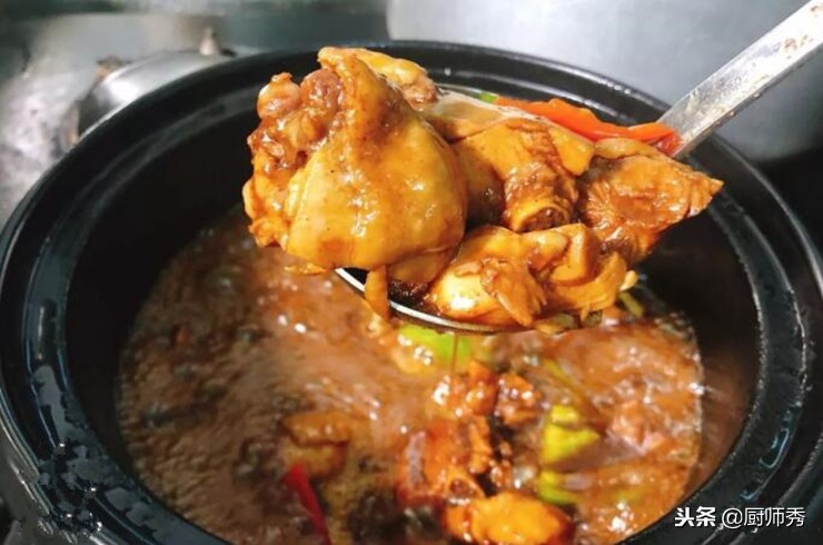 黄焖鸡最好吃的做法小视频,黄焖鸡的家常做法肉嫩汤浓