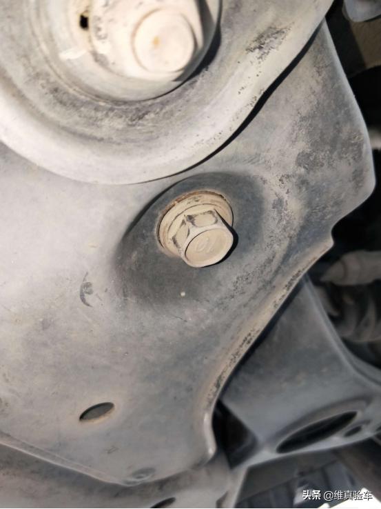 把车借给朋友结果看到了自己的车,把车借给朋友后还回来