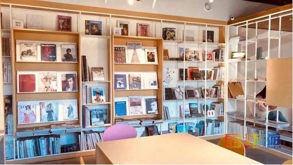 京城简约风书店，干净明亮简简单单的阅读之所