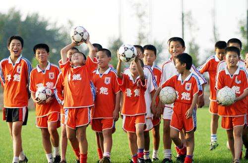 鲁能边前卫最新消息,鲁能最强中后卫