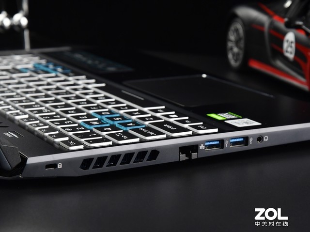 acer战斧300,中正评测宏碁掠夺者战斧300