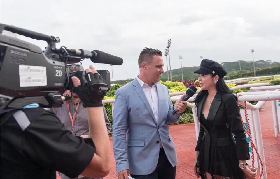 关之琳年轻爱珠宝,香港女星关之琳珠宝