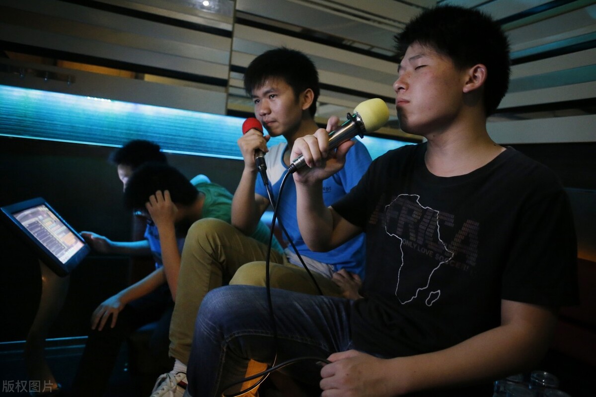 ktv老板一年能赚多少钱,广东一老板一夜狂赚124亿