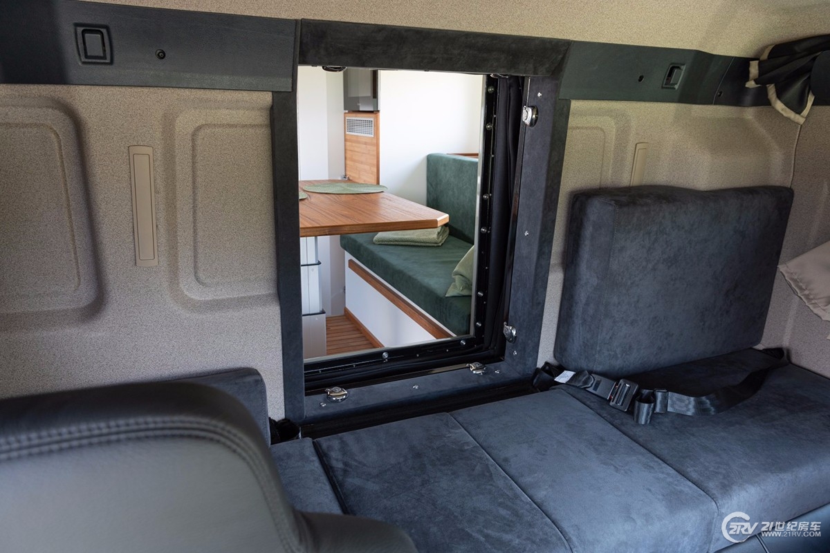 最贵的全进口4x4越野房车6米,售价650000的越野房车