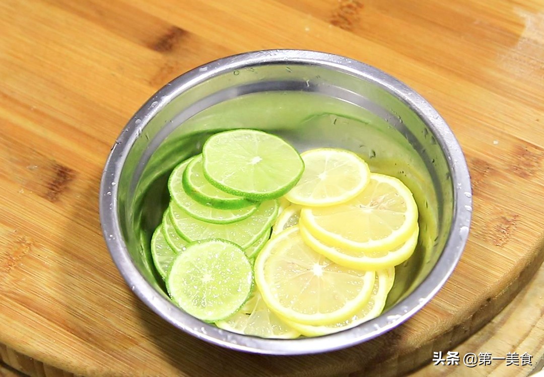 泰式青柠檬清蒸鲈鱼,酸辣爽口的正宗泰式柠檬鱼