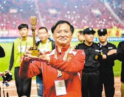 一运会献花与足球结缘，柯兴平讲述全运会别样故事