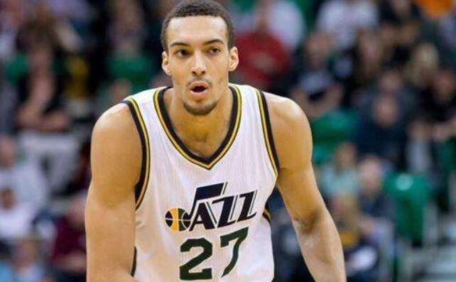 字母哥选秀时与现在的对比,13年选秀最大牌的球星是字母哥