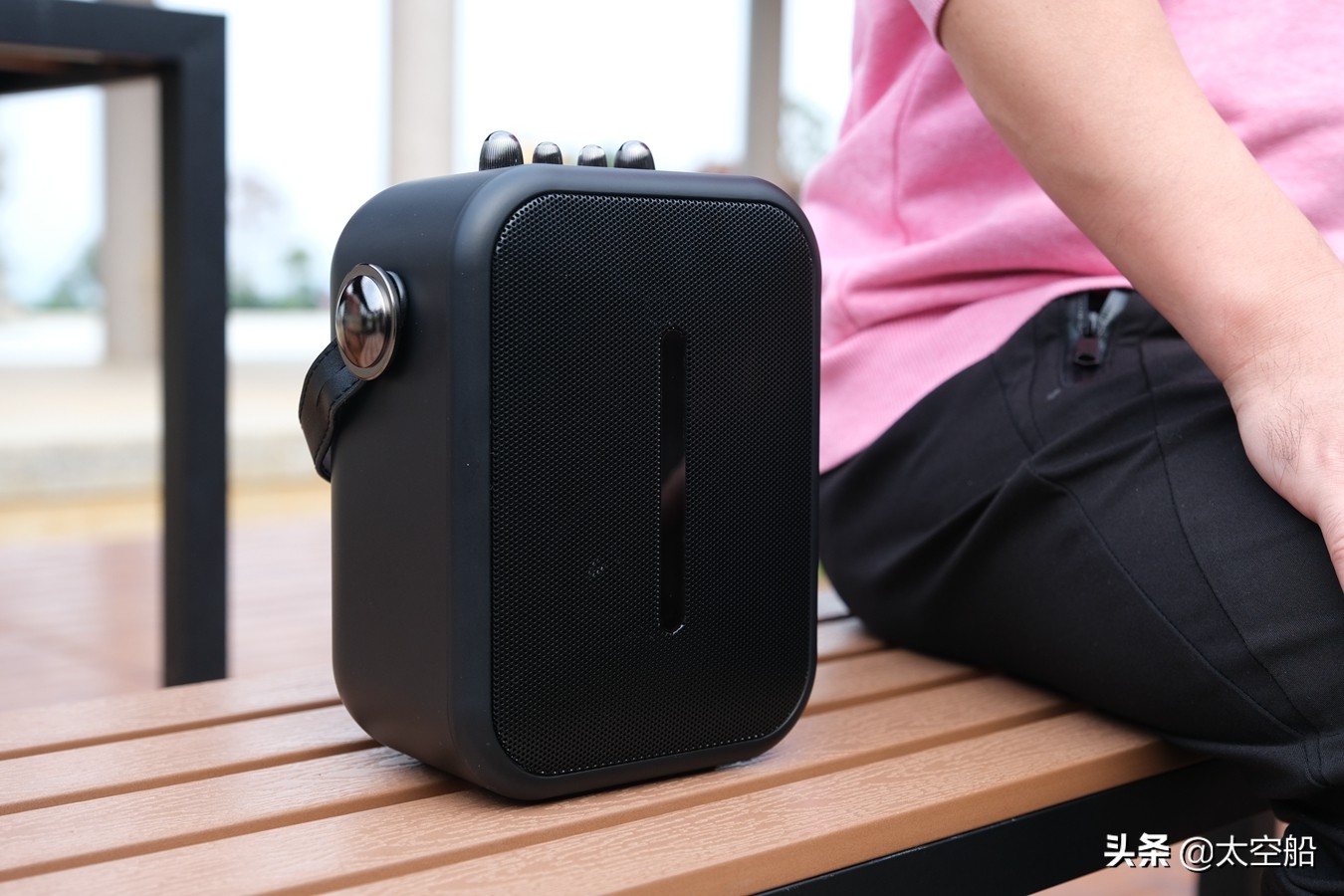 艾特铭客m18和a90哪个好,艾特铭客m18蓝牙k歌音响