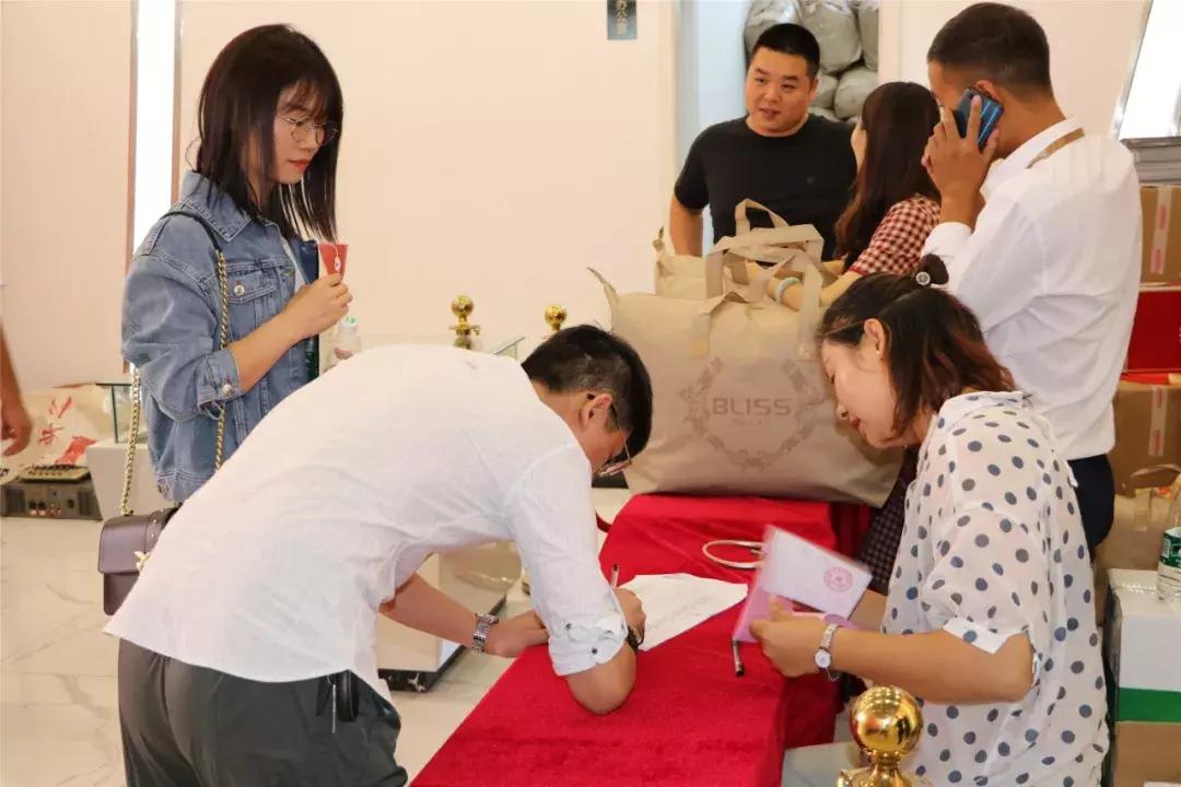 临颍学府壹号多少钱一平方,临颍华荣学府壹号