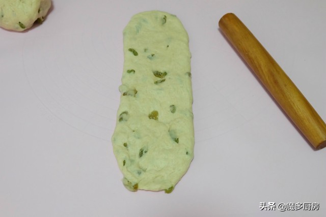 全麦葡萄干面包,抹茶全麦葡萄干面包