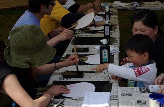 毛笔书法握笔姿势教学视频,毛笔的握笔姿势视频免费观看