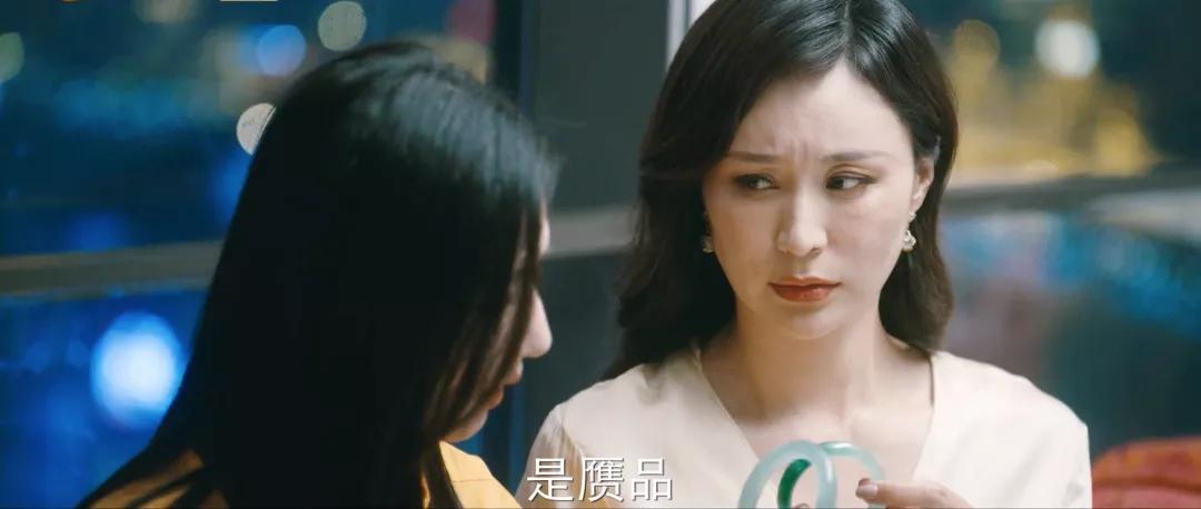 婆婆送的老翡翠手镯,婆婆送百年翡翠手镯