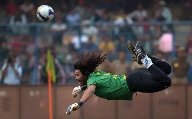 蝎子摆尾足球伊基塔,伊基塔蝎子摆尾裁判吹停比赛