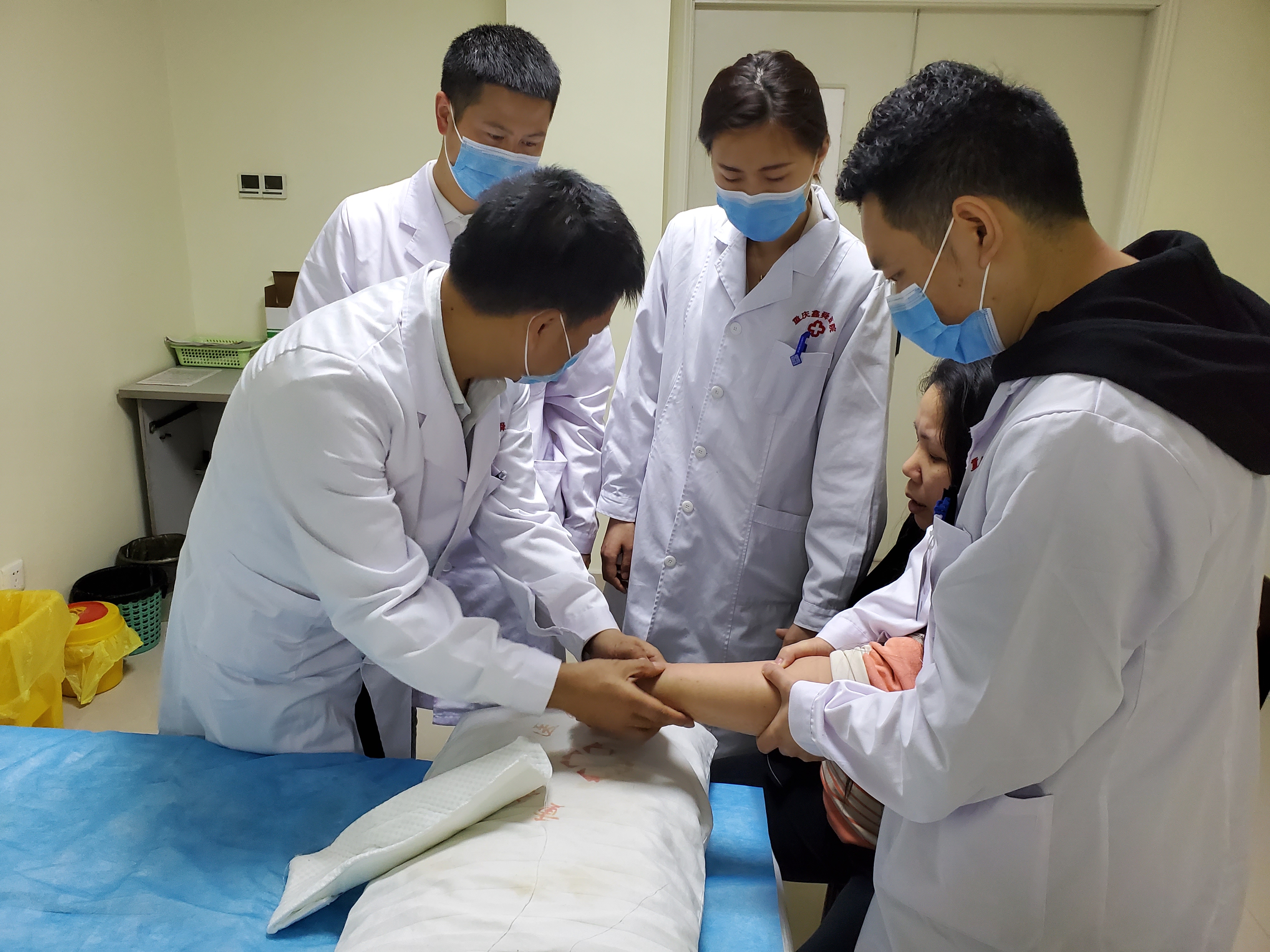 中国中医泰斗正骨手法,中医骨科接骨手法