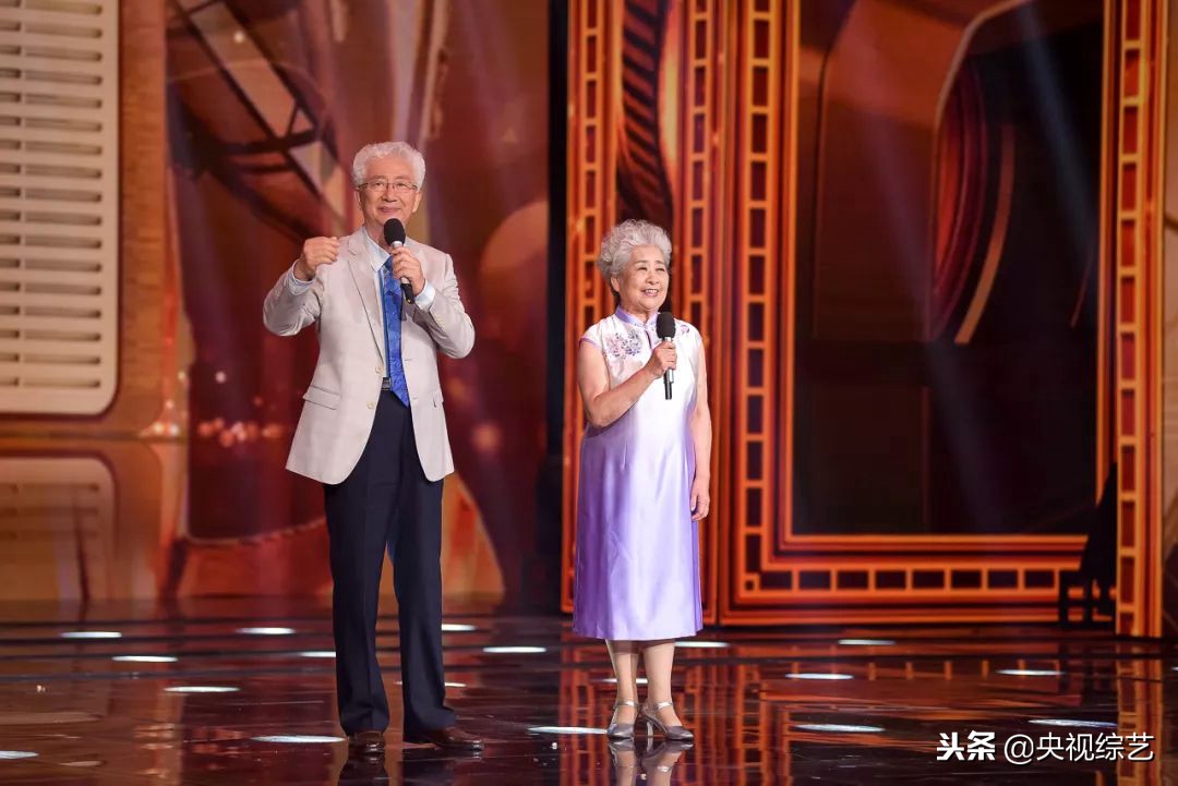 赵忠祥年轻岁月,赵忠祥汪涵朗诵