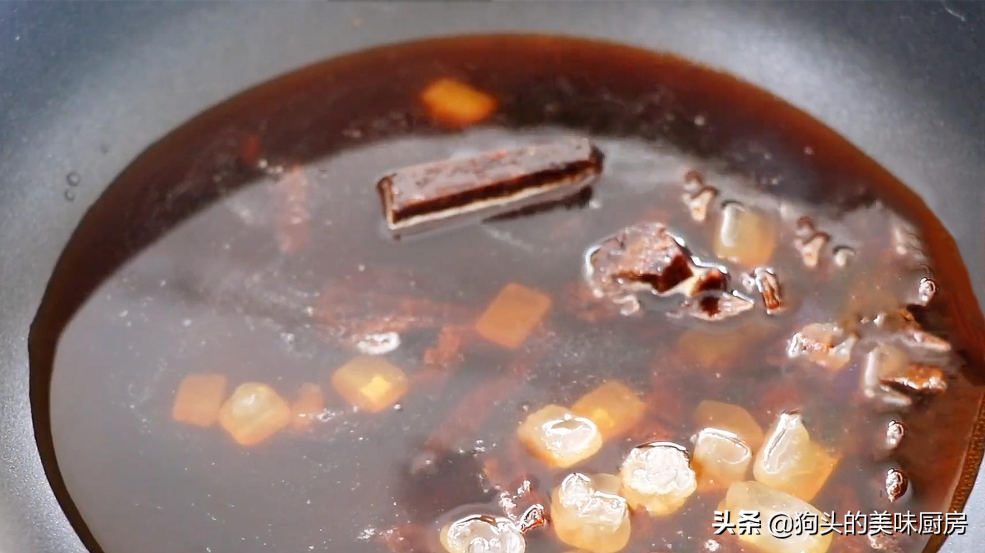 天热就喜欢吃它，6块钱一碗，自己也能做，筷子一搅，爽滑又筋道