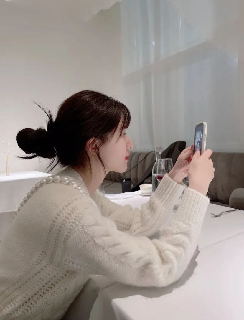 蕾哈娜菠萝纹的服装,蕾哈娜服装品牌