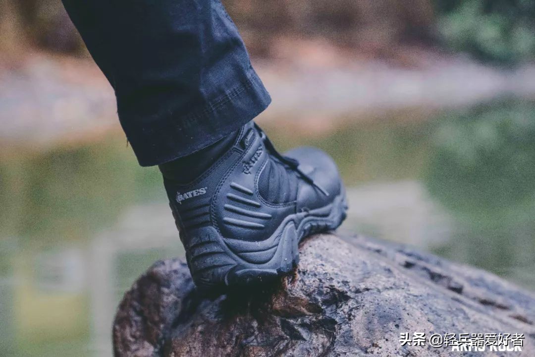 日常防水军靴,军靴下雨天可以穿吗