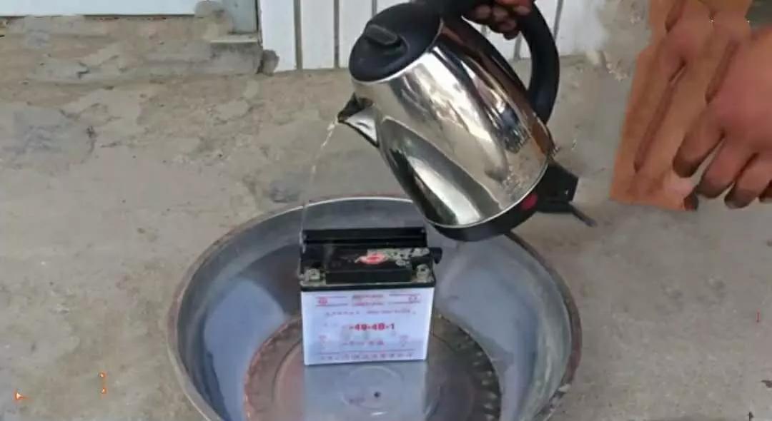 摩托车电瓶长期不用没电怎样修复,摩托车电瓶打不着火修复教程