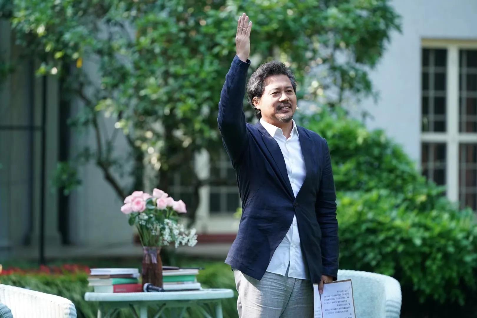 龚雪60多岁状态,68岁龚雪80岁达式常近照曝光