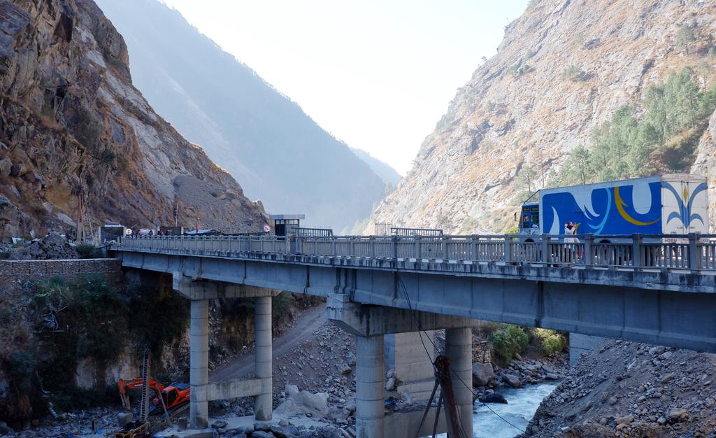 坐公交出国,坐公交可以环游中国么