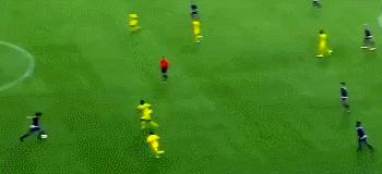 球场上一骑绝尘的卡卡：重剑无锋大巧不工