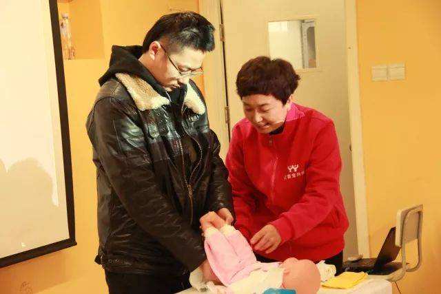 怎样挑选月嫂比较靠谱,怎样挑选月嫂最好的方法