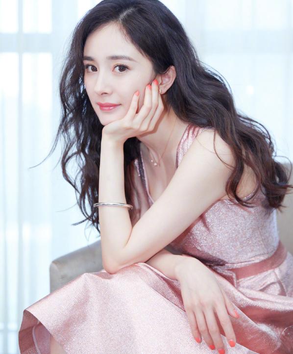 杨幂高情商翻车现场,杨幂高情商面对错误