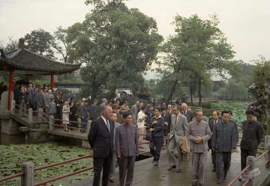 深切缅怀周总理!周恩来最后岁月:我体重还有61斤请主席放心